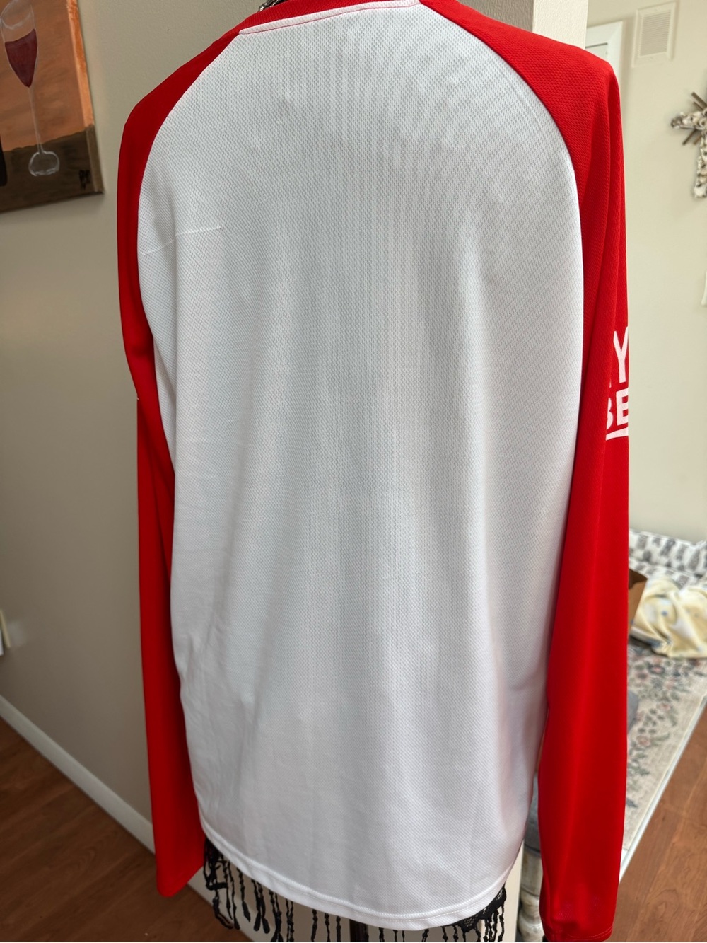 Saratoga NYRA bets/Fox Sports Red & White Long Sleeve Raglan, l/xl unisex - Picture 7 of 8